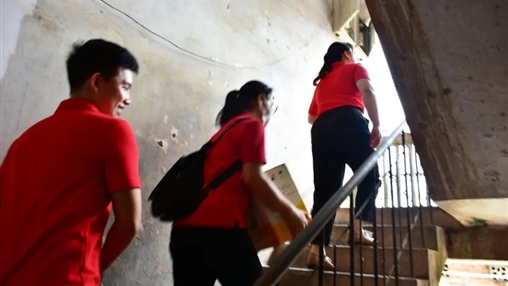 迎“七一”，送溫暖 | 百裕教育黨支部走訪慰問(wèn)困難老黨員