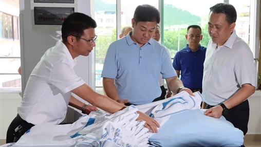 梧州市市委常委、統(tǒng)戰(zhàn)部部長何世恰蒞臨百裕集團調研指導